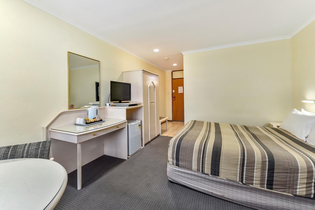 William Macintosh Motor Lodge Наракоорт Экстерьер фото
