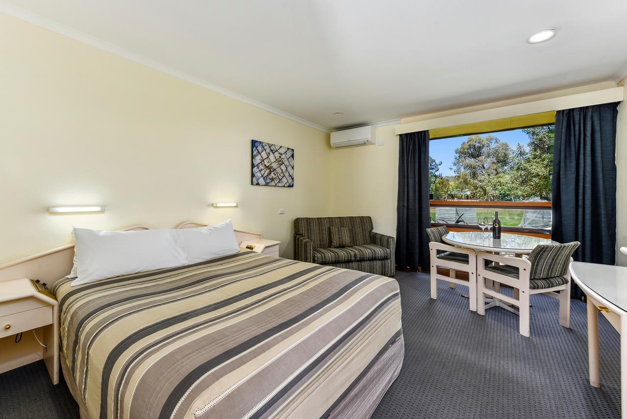 William Macintosh Motor Lodge Наракоорт Экстерьер фото